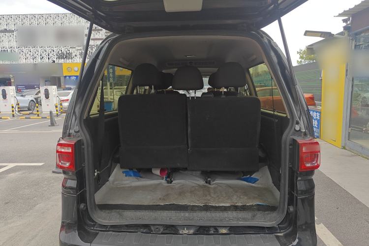 Used FORTHING Lingzhi 2023 M5L 1.6L Comfort Edition 7-Seater Trunk