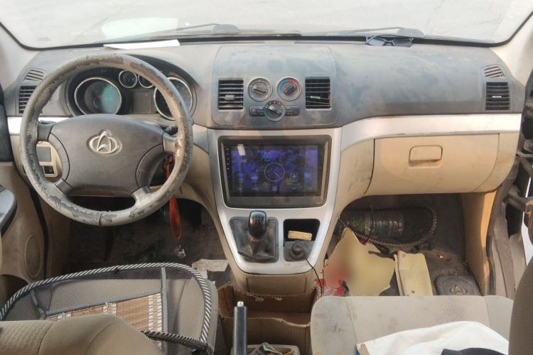 Used CHANGAN KAICHENG Ruixing M90 2016 2.0L Comfort Edition 4G94S Center Console