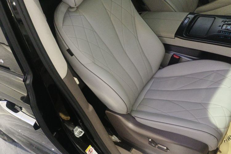 Used Denza D9 2022 DM-i 970 Four-Wheel Drive Prestige Model