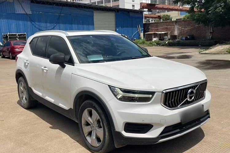 Used Volvo XC40 2019 T4 Four-Wheel Drive Dawn Ice White
