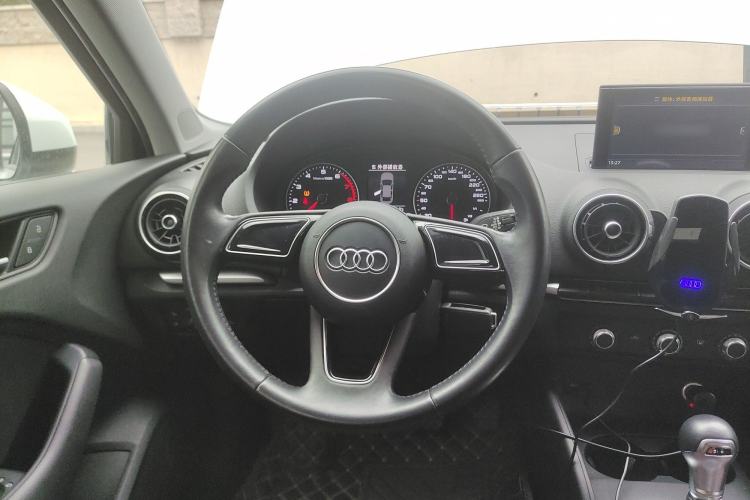 Used Audi A3 2017 Limousine 35 TFSI Ambition Edition Steering Wheel