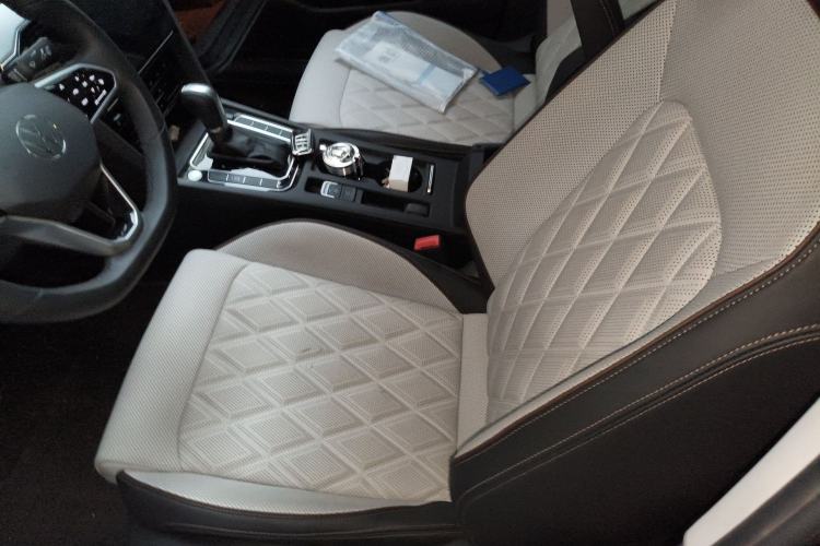 Used Volkswagen Magotan 2024 2 Million Units Zhongxiang Version 330TSI DSG Luxury Edition Left Front Seat