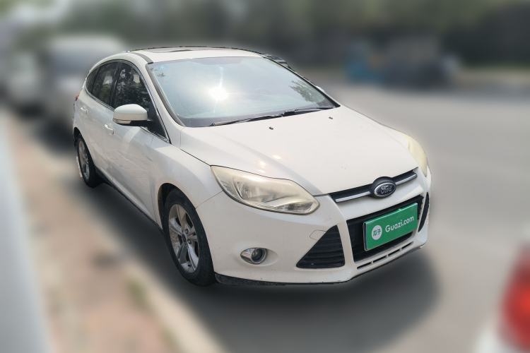 Used Ford Focus 2012 Hatchback 1.6L Automatic Fashion Edition Front Right 45 Deg