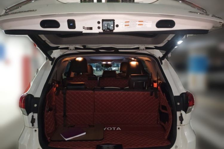 Used Toyota Highlander 2018 2.0T Four-Wheel Drive Prestige Version 7 Seats China V Emission Standard