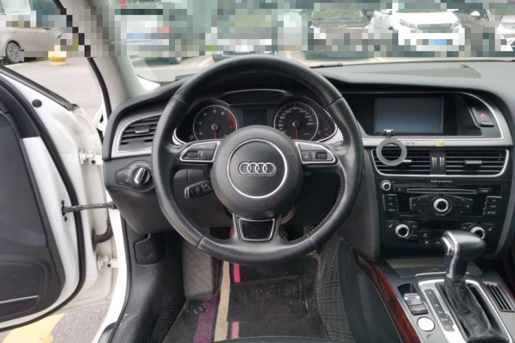 Used Audi A4L 2016 35 TFSI Automatic Comfort Model Steering Wheel