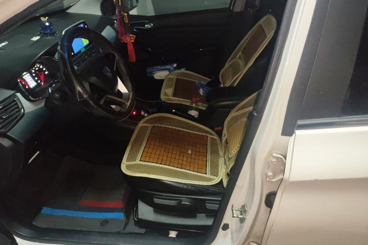 Used Baojun 310W 2018 1.5L Automatic Luxury Version China VI Emission Standard