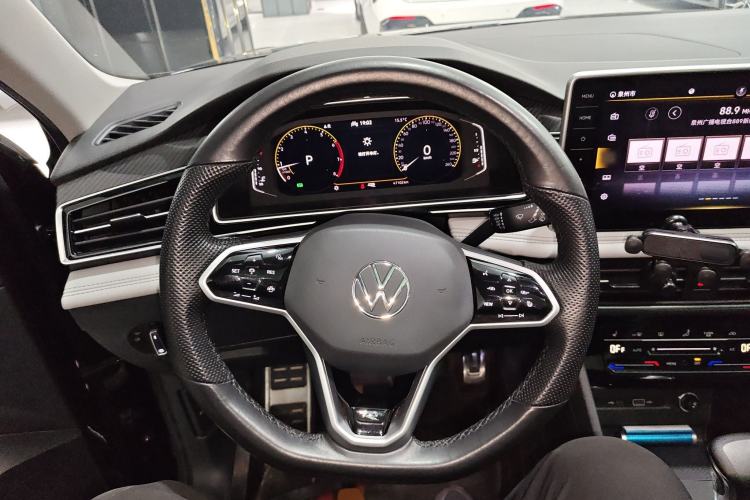 Used Volkswagen Tiguan L 2022 330TSI Automatic Two-Wheel Drive R-Line Enhanced Edition