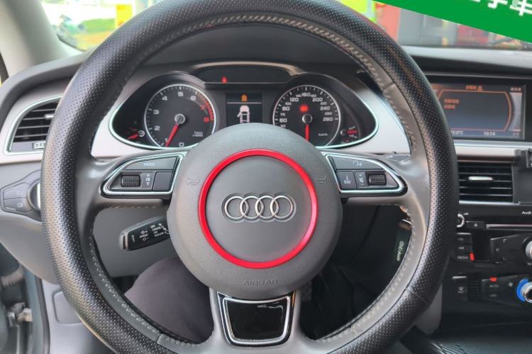 Used Audi A4L 2013 35 TFSI Automatic Standard Model Steering Wheel
