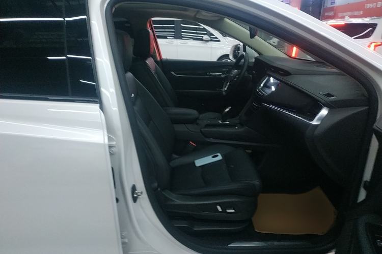 Used Cadillac XT5 2017 Anniversary Edition 25T Luxury Model