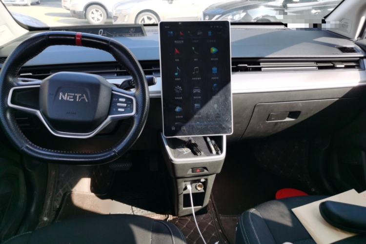 Used NETA V 2021 Standard Range Entertainment Version – Upgraded Model Center Console