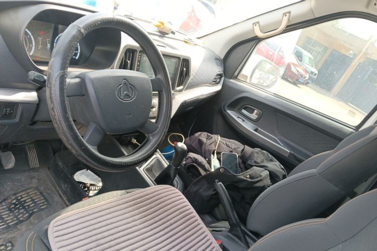 Used CHANGAN KAICHENG Ruixing M60 2023 1.5L GDI Base Model 2-Seat Van Center Console