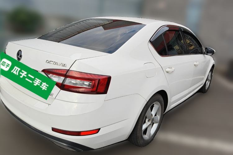 Used Skoda Octavia 2018 1.6L Manual Standard Edition Rear Right 45 Deg