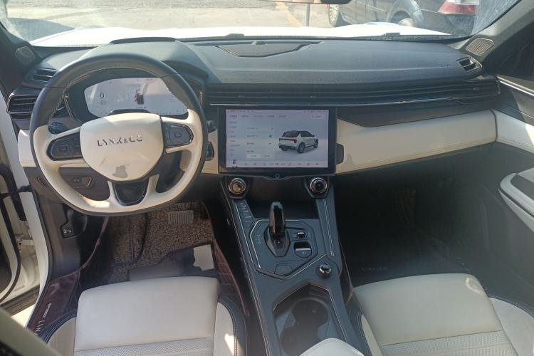 Used Lynk & Co 01 2023 1.5TD EM-F Dawn Center Console