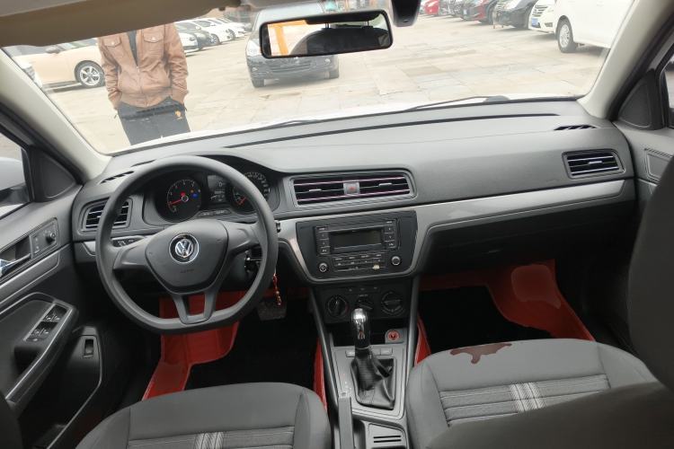 Used Volkswagen Lavida 2019 Lavida Start 1.5L Automatic Trendy Version China VI Standard Center Console