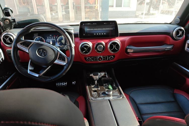 Used BAIC Off-Road BJ40 2018 PLUS 2.3T Automatic Four-Wheel Drive Flagship Version China V Emission Standard Center Console