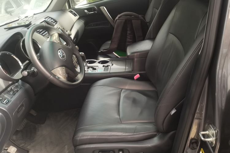 Used Toyota Highlander 2011 2.7L Two-Wheel Drive 7-Seater Luxury Edition
