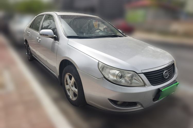 Used BYD F6 2011 Golden Edition 2.0L CVT Deluxe Model
