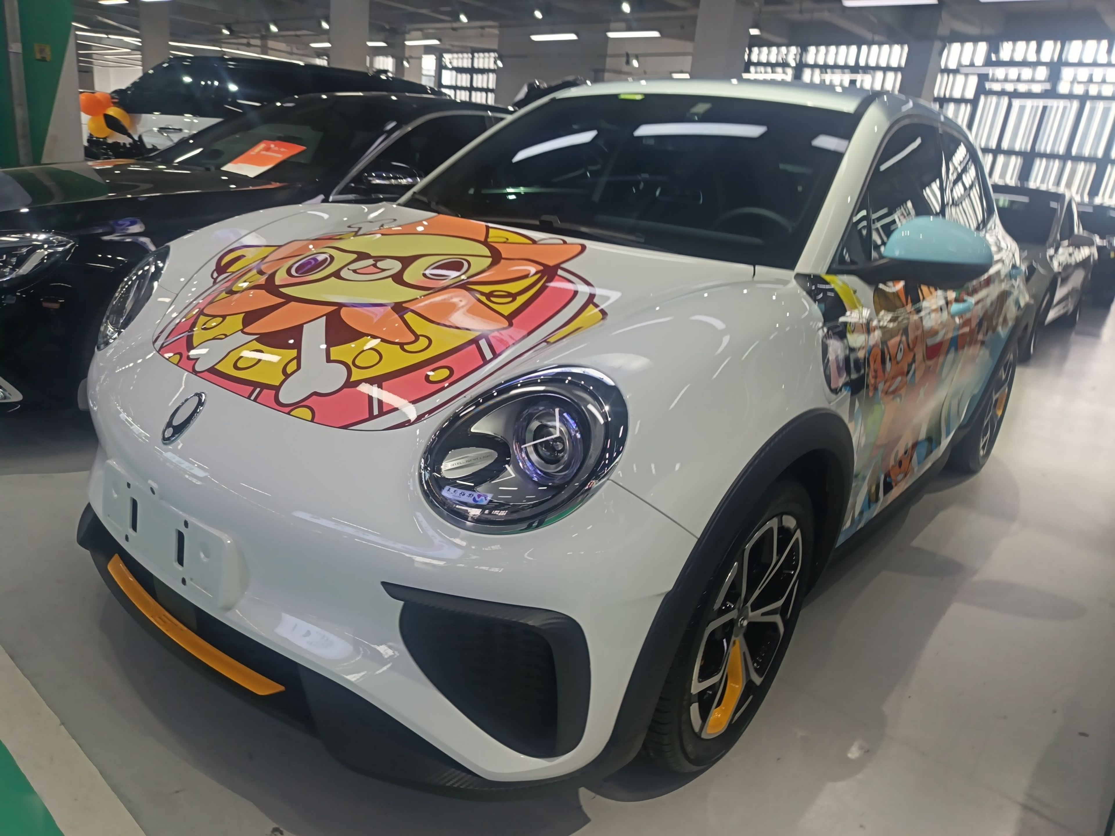 Под передней частью автомобиля