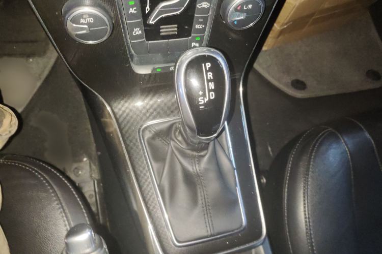 Used Volvo V40 2017 T3 Zhiyi Edition Gear Lever