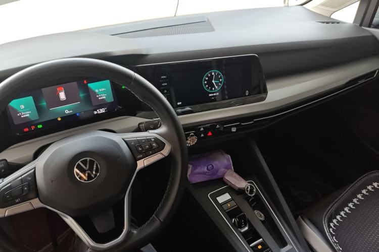 Used Volkswagen Golf 2021 280TSI DSG Pro Center Console