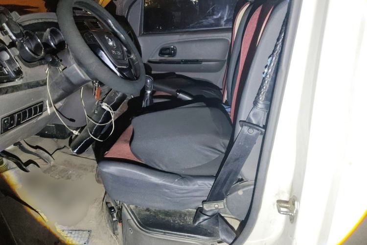 Used Dongfeng Yufeng EM26 2023 Standard Edition 41.472 kWh Henan Lithium Power Left Front Seat