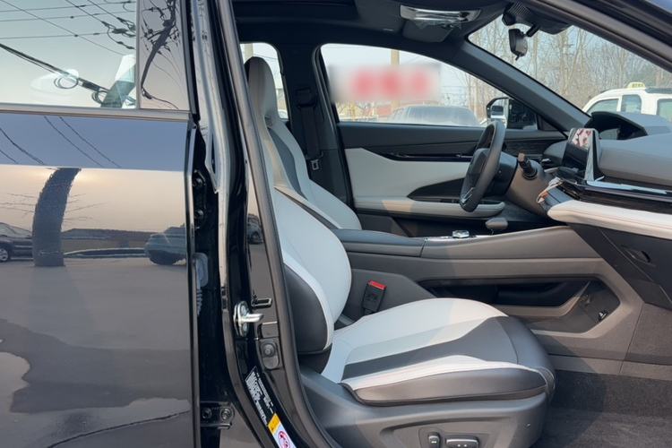 Used CHANGAN UNI-V iDD 2024 Blue Whale Smart Electric iDD 136km Luxury Model
