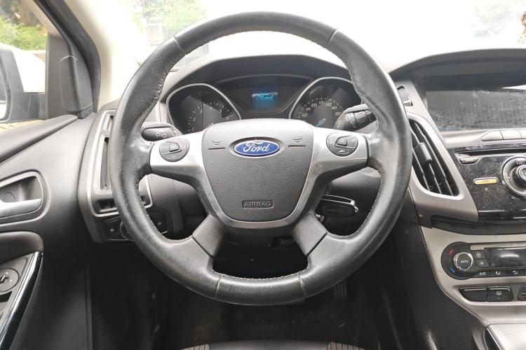 Used Ford Focus 2012 Sedan 1.6L Automatic Fashion Edition