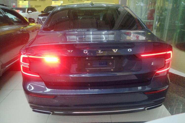 Used Volvo S60 2021 T4 Zhiyi Luxury Edition
