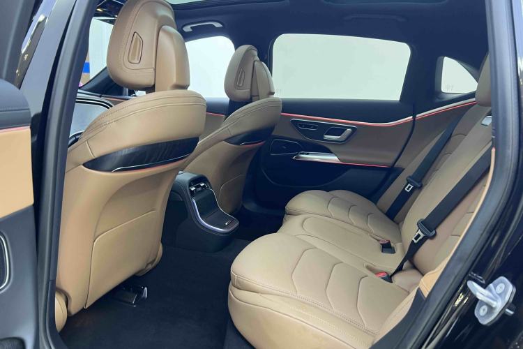 Used Mercedes-Benz E-Class 2024 Facelift E 300 L Fashion Sport Edition
