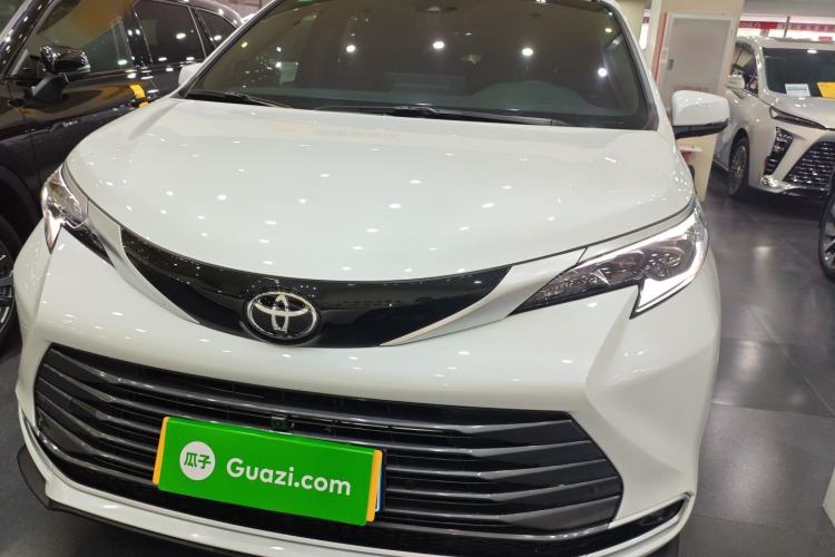 Used Toyota Sienna 2024 2.5L Hybrid Four-Wheel Drive Prestige Edition