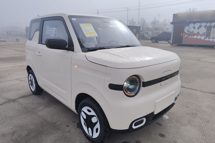 Used Geely Galaxy Panda 2025 210 km – Yuanqi Bear Front Right 45 Deg