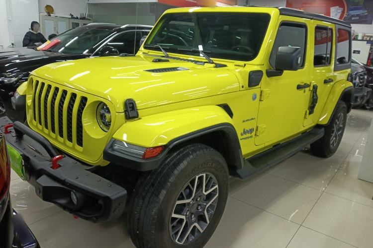 Used Jeep Wrangler New Energy 2022 Four-Door 2.0T 4xe Sahara Fluorescent Yellow Limited Edition
