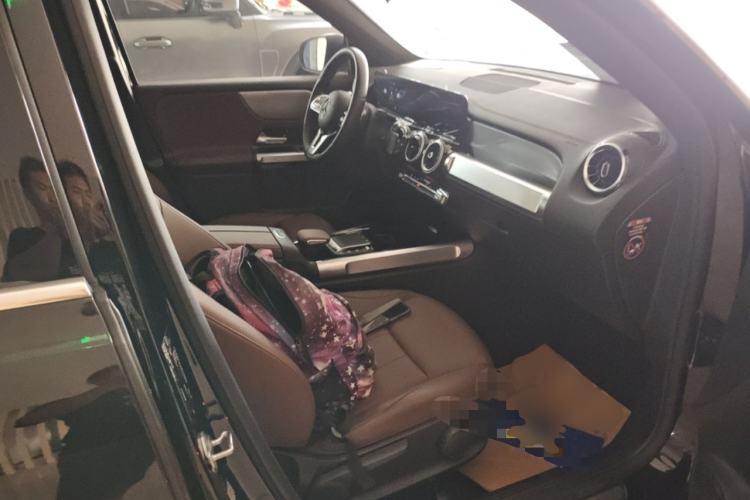 Used Mercedes-Benz GLB 2022 Second Facelift GLB 200 Fashion Edition Right Front Seat