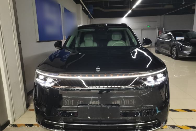 Used Hima AITO M8 2025 Extended-Range Max+ Version 53.4 kWh 6-Seater Edition Front