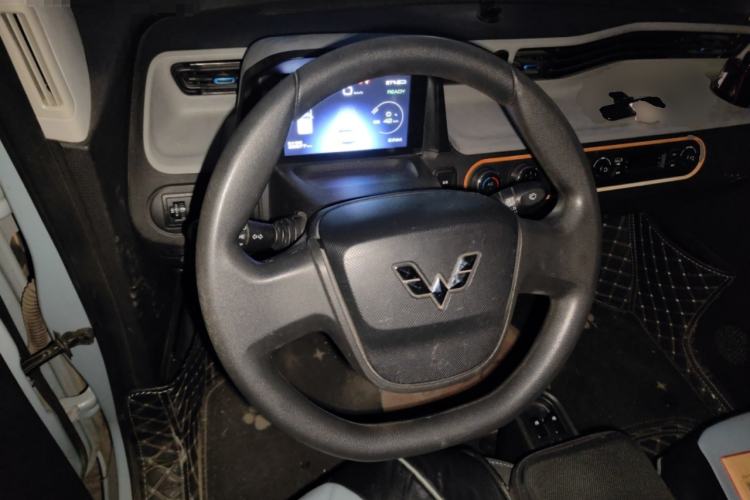 Used Wuling Hongguang MINIEV 2020 Enjoyment Model Lithium Iron Phosphate Steering Wheel