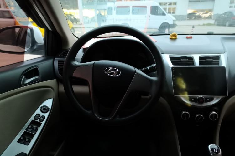 Used Hyundai Verna (older generation) 2014 1.4L Manual Smart GLS Trim Steering Wheel