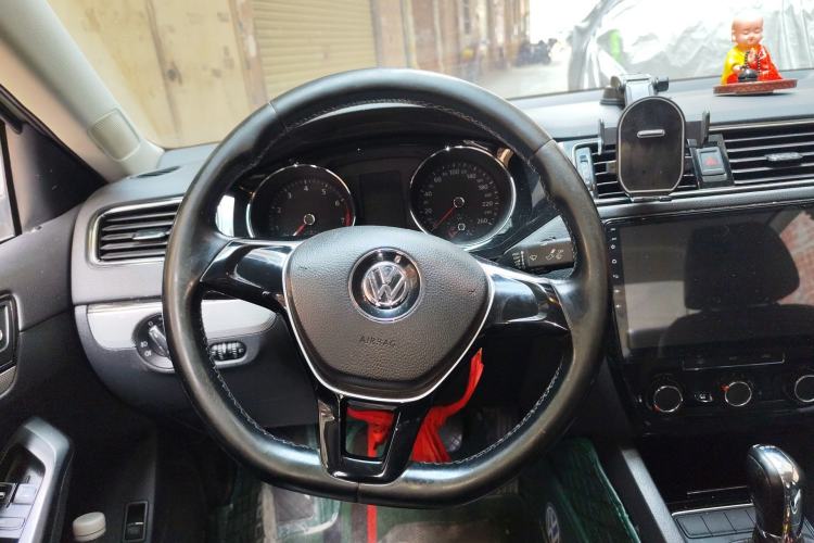 Used Volkswagen Sagitar 2015 230TSI Automatic Comfort Version