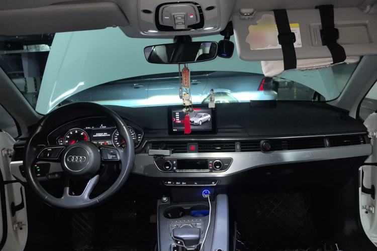 Used Audi A4L 2017 40 TFSI Style Edition Center Console