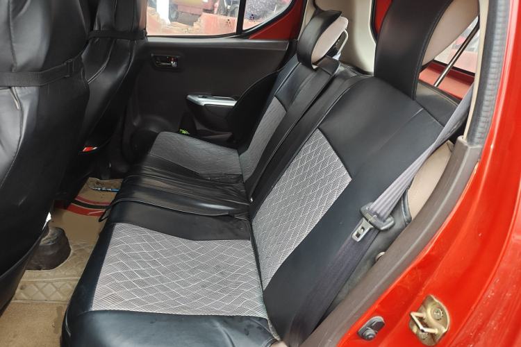 Used Zotye Z100 2013 1.0L Comfort Model
