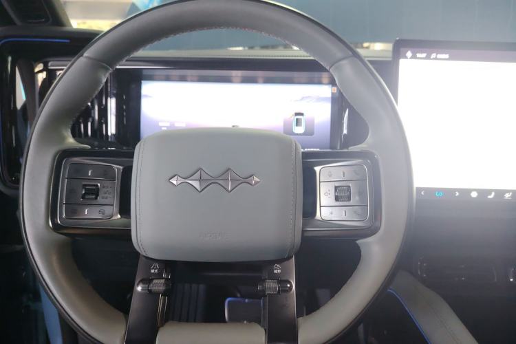 Used Formula Leopard Leopard 5 2023 Navigator Edition