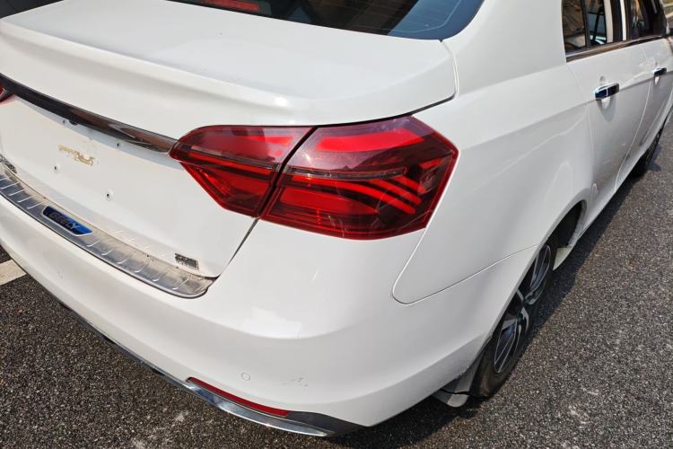 Used Geely Auto Emgrand 2019 Leading Edition 1.5L CVT Upward-Connected Model China VI Standard Right Rear Taillight