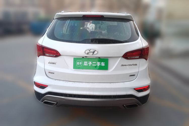 Used Hyundai Santa Fe 2017 2.0T Automatic All-Wheel Drive Smart 7-Seater
