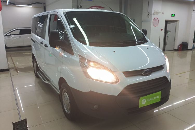 Used Ford Transit 2019 2.0T Gasoline Automatic Multi-Function Commercial Vehicle Short Wheelbase Low Roof 6-Seater China VI Standard