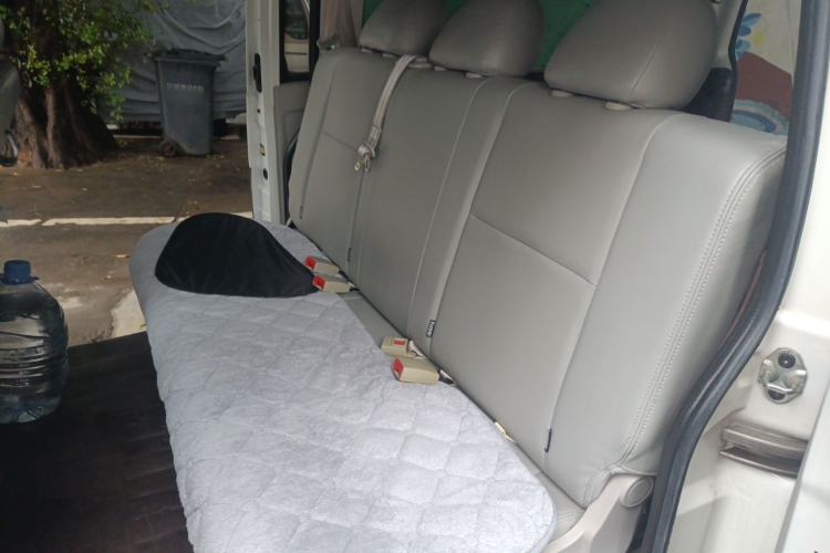 Used Jinbei New Hiace X30L 2018 1.5L Box Truck Wealth Edition DLCG14 Left Rear Seat