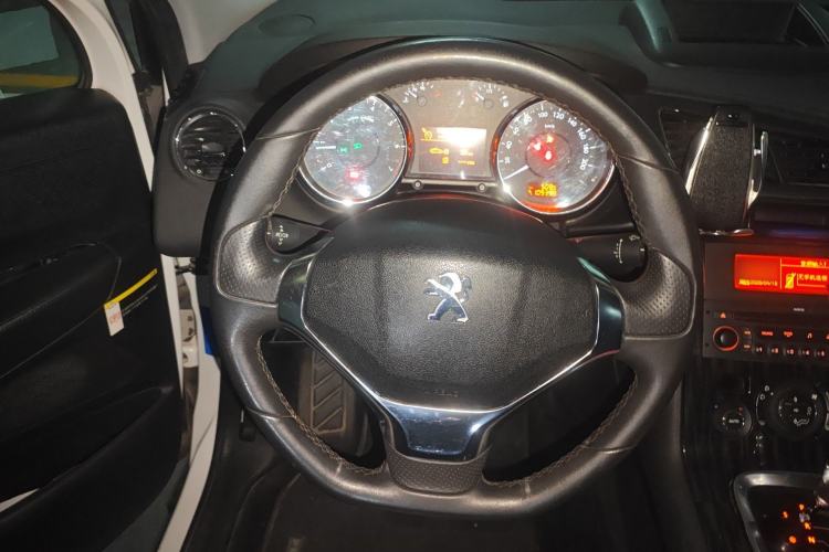 Used Peugeot 3008 2013 2.0L Automatic Trend Edition Steering Wheel