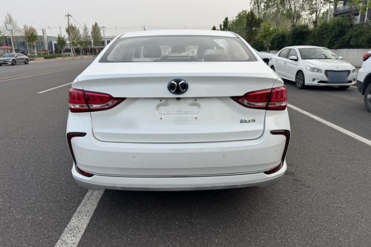 Used BAIC Beijing EU5 2018 R500 Smart Edition Exterior 3