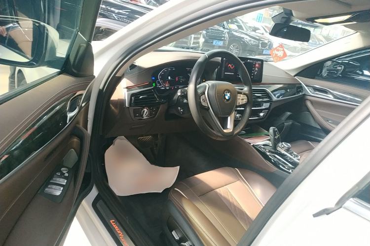 Used BMW 5 Series 2022 Restyled 525Li Luxury Package Driver Seat