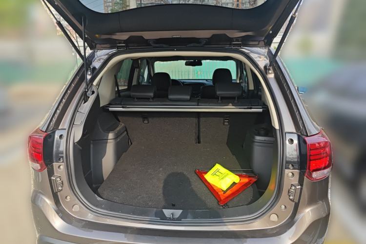 Used Mitsubishi Outlander 2018 2.4L 4x4 Elite Edition 5 Seats Trunk