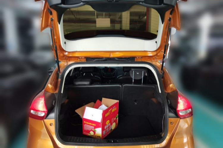 Used Ford Focus 2015 Hatchback 1.6L Automatic Fashion Edition Trunk