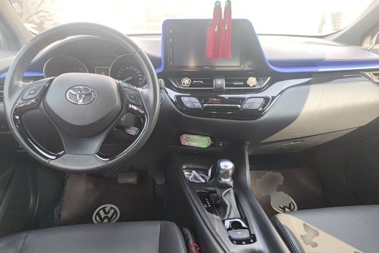 Used Toyota IZOA 2018 2.0L Yichi Version China VI Standard
